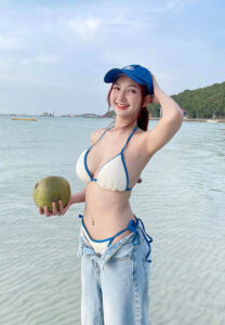 Kannika-Malaikul-มะพร้าว