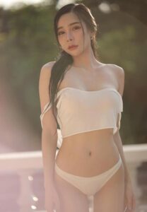 แกมพลอย-ธัญญาอินทร์-หุ่นเป๊ะ