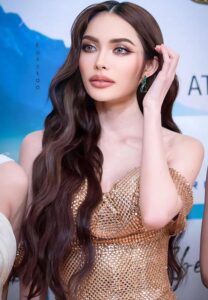 ชาล็อต-ออสติน-สวยมากจ้า ชาล็อต ออสติน