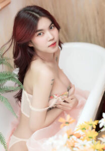 อีฟ-พิมลศิริ-ขาว อีฟ พิมลศิริ
