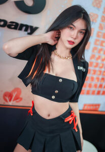 เหมยหลิน-ประณยา-งาม