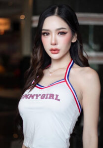 หลิน-มาลิน-มองตรง
