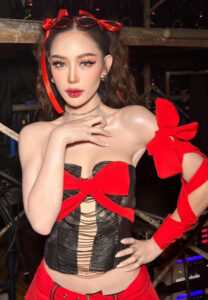 หลิน-มาลิน-สวยแซ่บบ