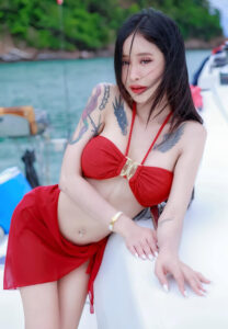Ally-Papassorn-ชุดแดง Ally Papassorn