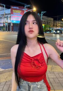 อารียา-แก้วอาษา-ชุดแดง อารียา แก้วอาษา