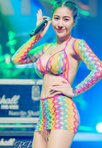 น้องเนส-มะจังแบนด์-ฟังเพลง