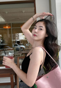 Sarinya Aum อั้มโหนกระแส