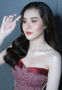 Sarinya Aum อั้มโหนกระแส