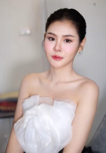 Sarinya Aum อั้มโหนกระแส