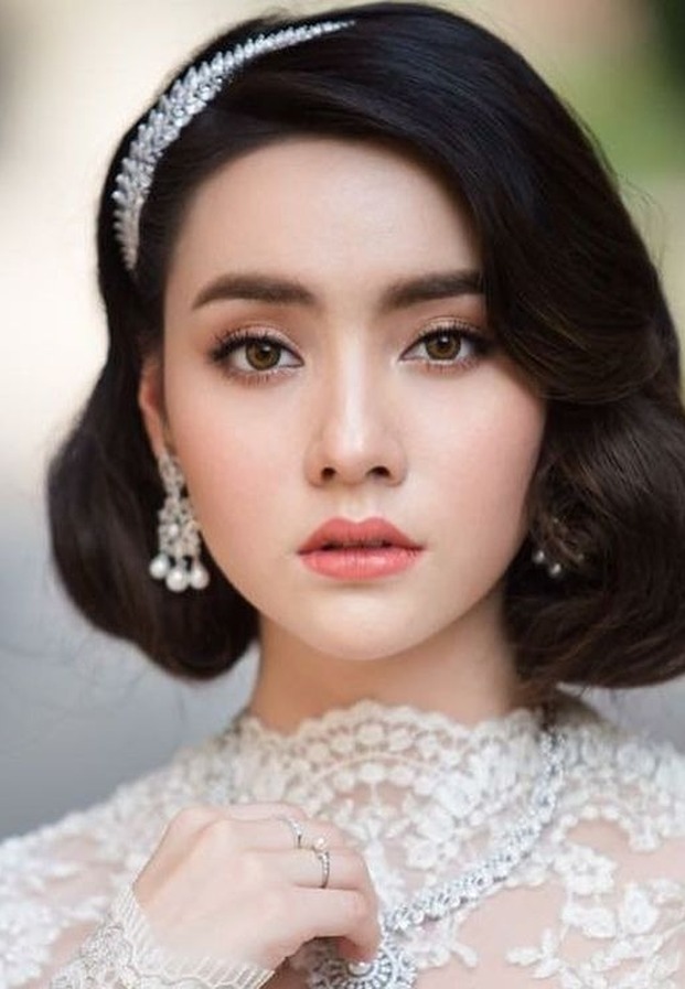 ความงามดุจเจ้าหญิงในลุคเครื่องประดับระยิบระยับ